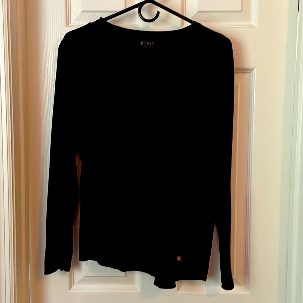 Figs black long sleeve undersrub, size medium